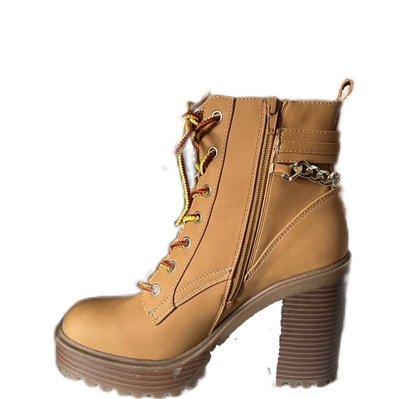 Guess GBG Los Angeles Lug Sole Platform Boot Gold Chain Embellishment Fur 8 - Picture 2 of 8